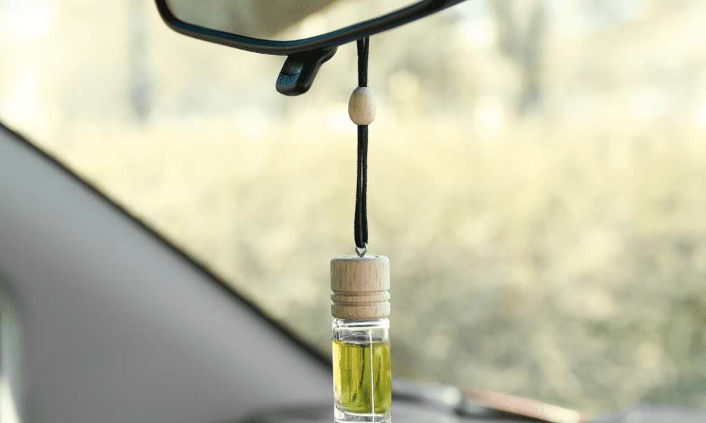 Ketahui 5 cara hilangkan bau busuk dalam kereta